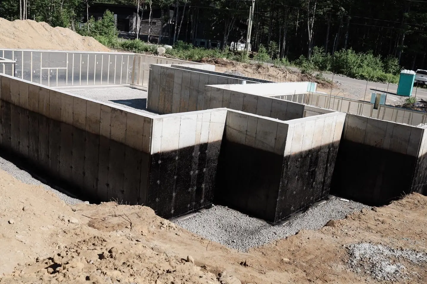 Membrane d'étanchéité appliquée sur les murs de fondation
